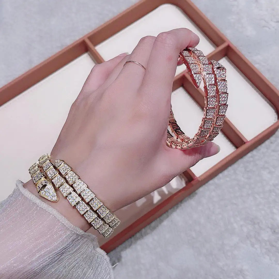Bulgari  Studded Serpant kada Bracelet 361223