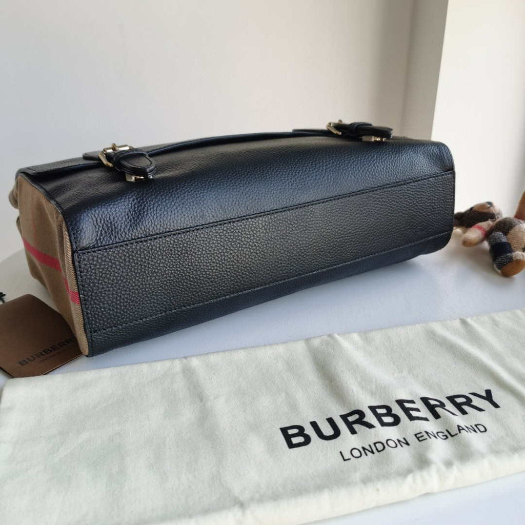 Burberry 80416791 Grainy Leather Messenger Bag