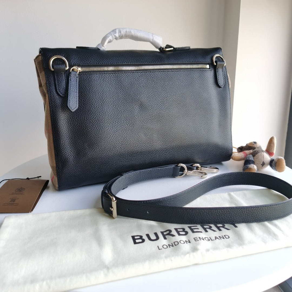 Burberry 80416791 Grainy Leather Messenger Bag