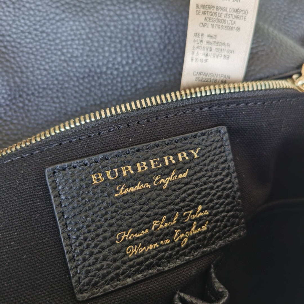 Burberry 80416791 Grainy Leather Messenger Bag