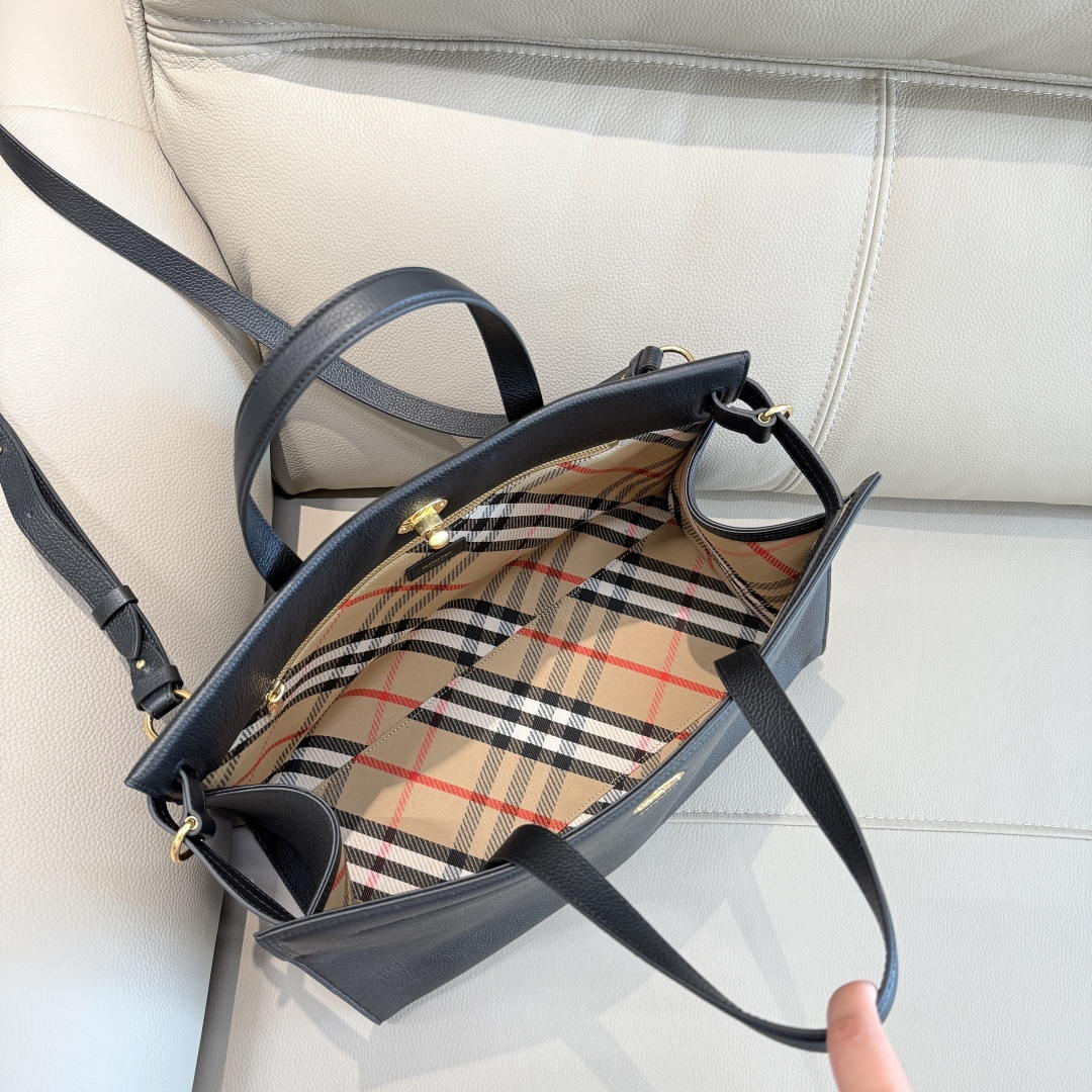 Burberry Medium Cotswolds Tote 81113391 Bag Black