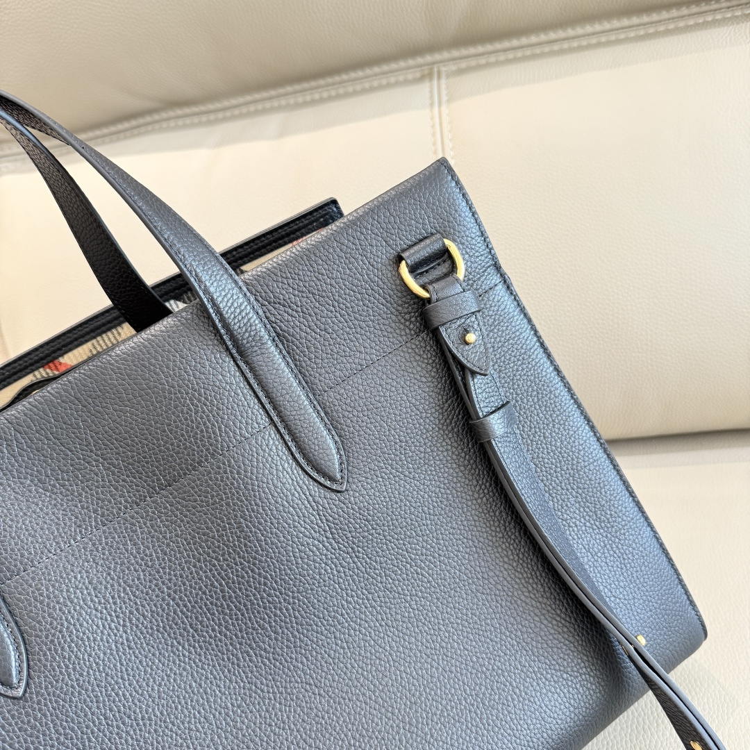 Burberry Medium Cotswolds Tote 81113391 Bag Black