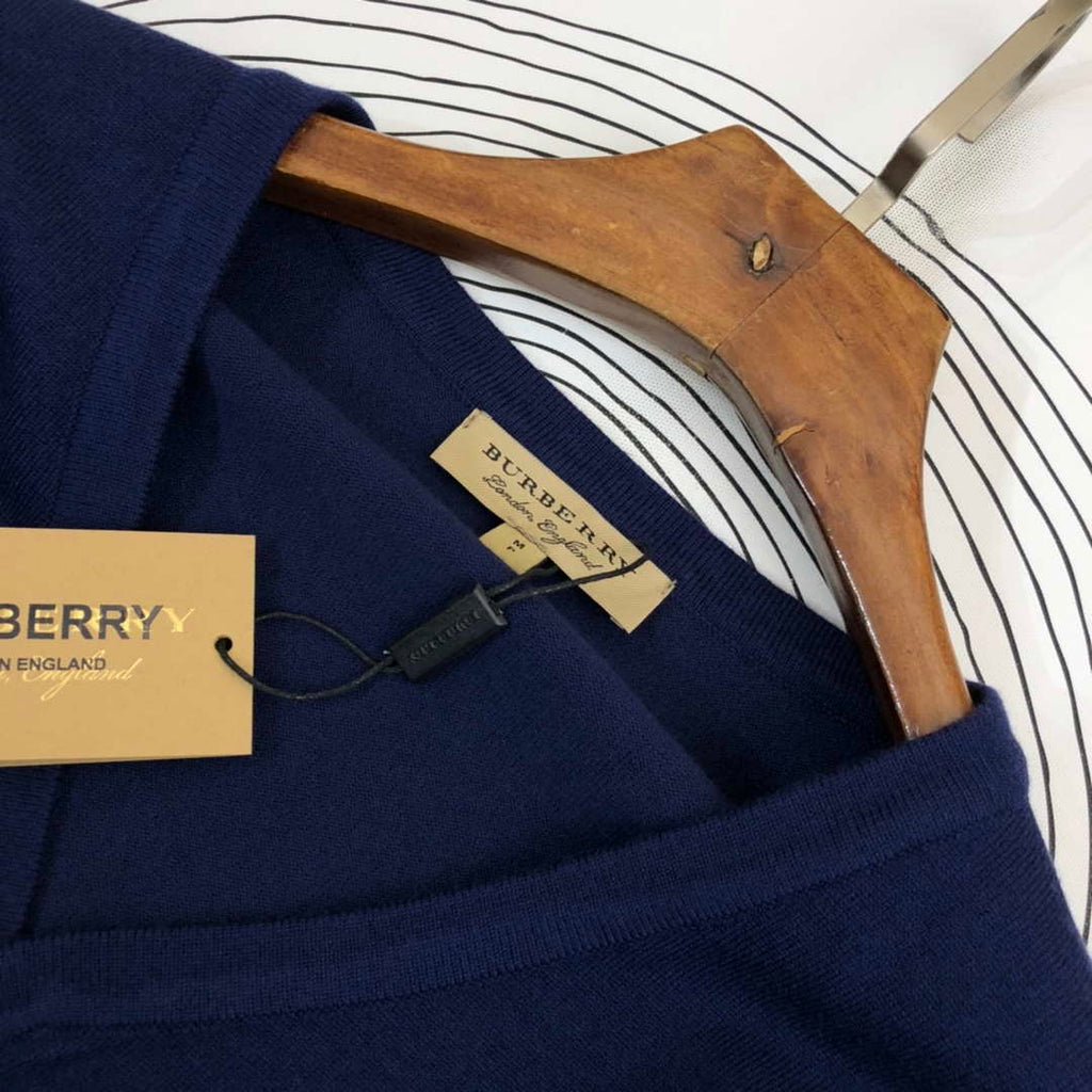Burberry Men's 80636371 Embroidered Oak Leaf Crest Wool Cardigan B700021