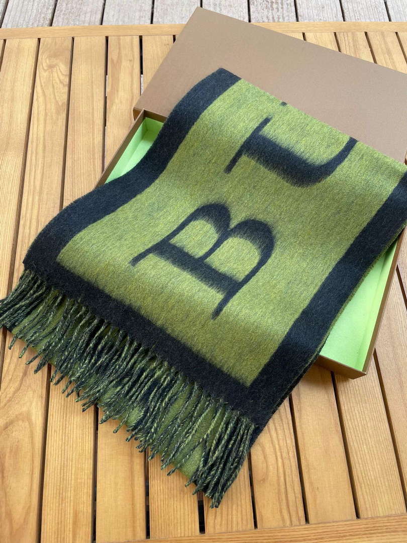 Burberry Scarves Classic Scarf B87390