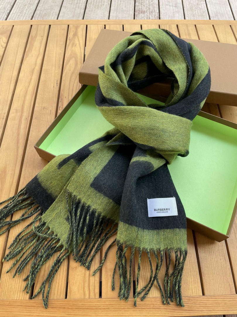 Burberry Scarves Classic Scarf B87390