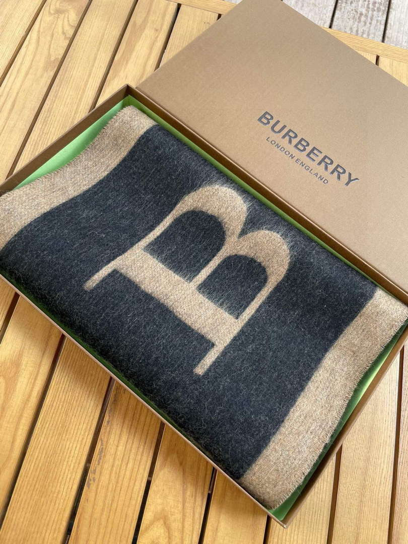 Burberry Scarves Classic Scarf B87391
