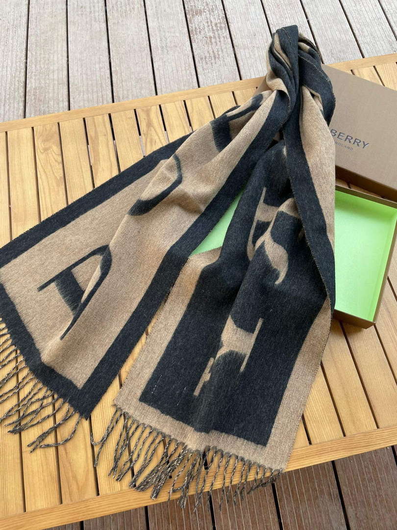Burberry Scarves Classic Scarf B87391