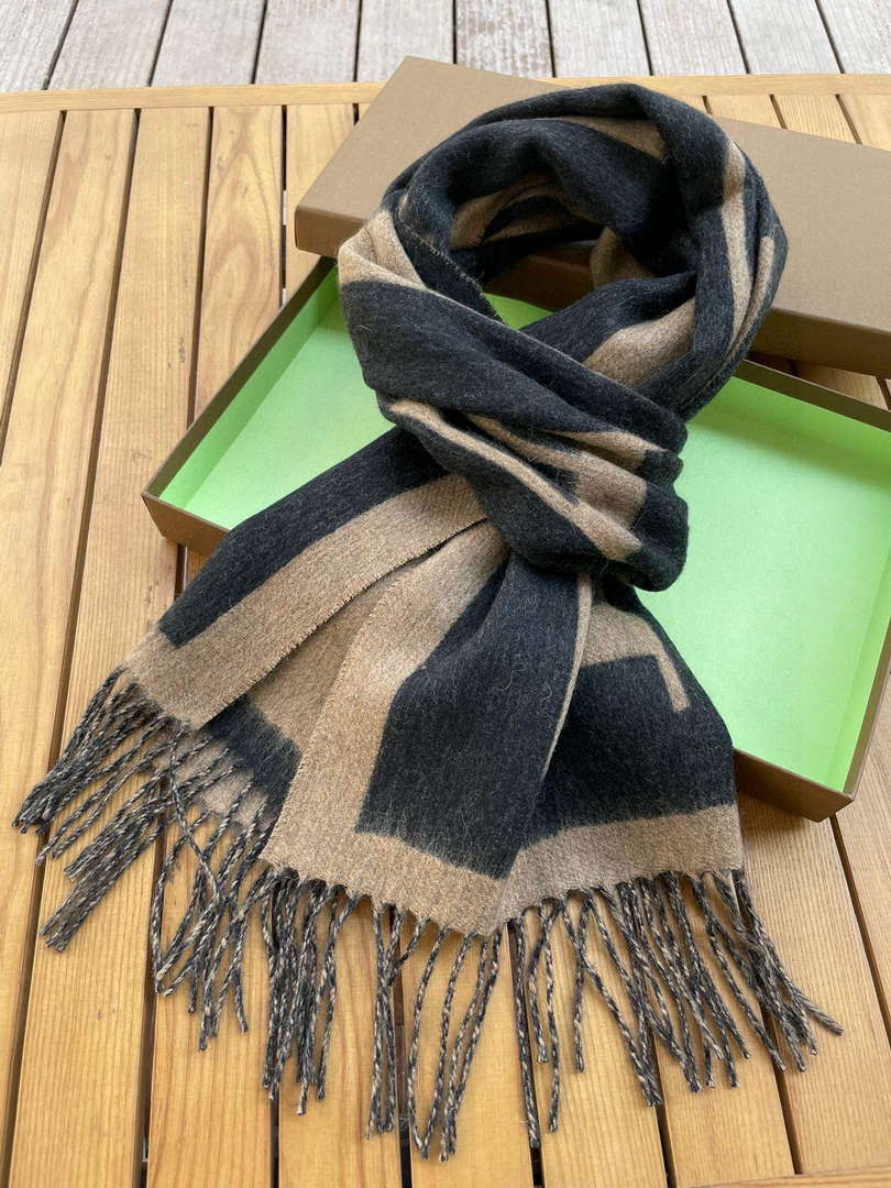 Burberry Scarves Classic Scarf B87391