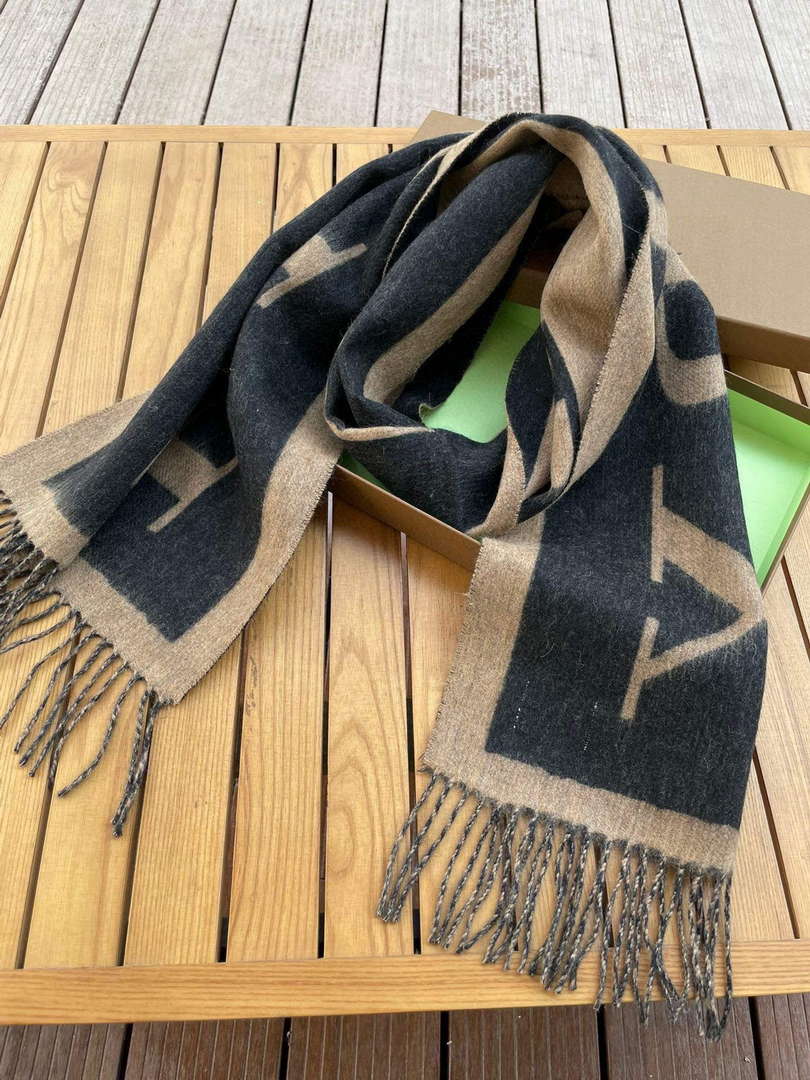 Burberry Scarves Classic Scarf B87391