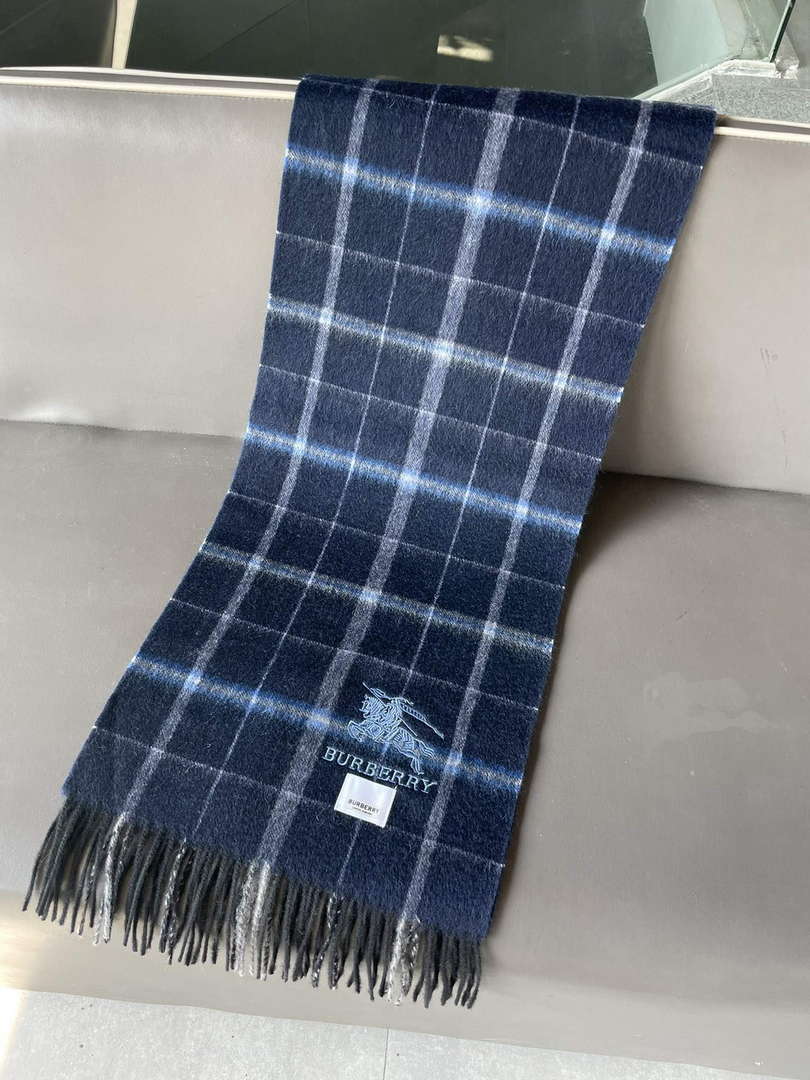 Burberry Scarves Classic Scarf B87392
