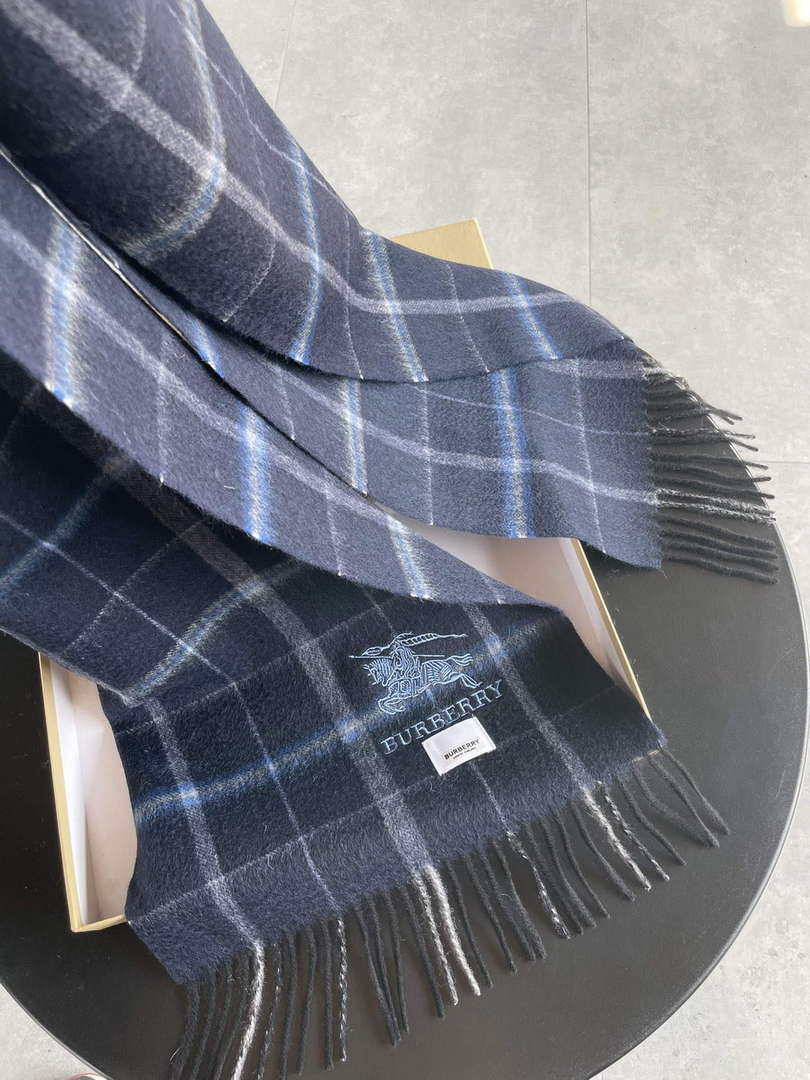 Burberry Scarves Classic Scarf B87392