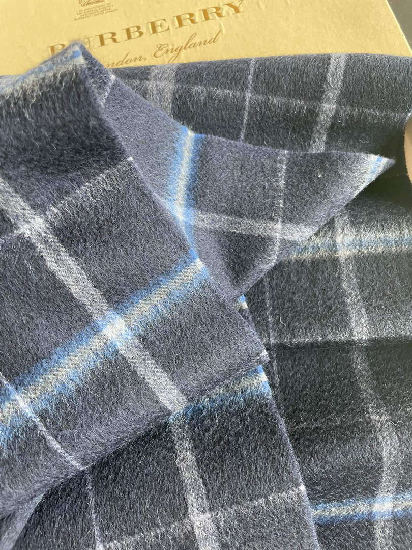 Burberry Scarves Classic Scarf B87392