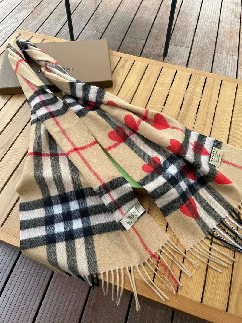 Burberry Scarves Classic Scarf B87395