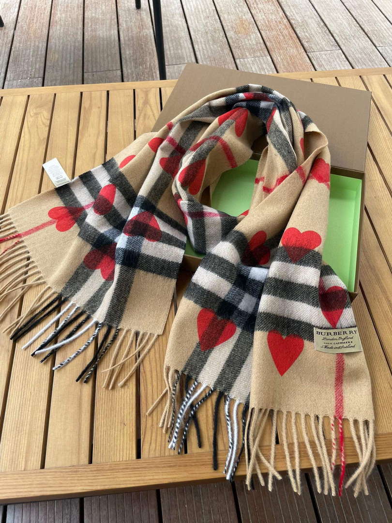 Burberry Scarves Classic Scarf B87395