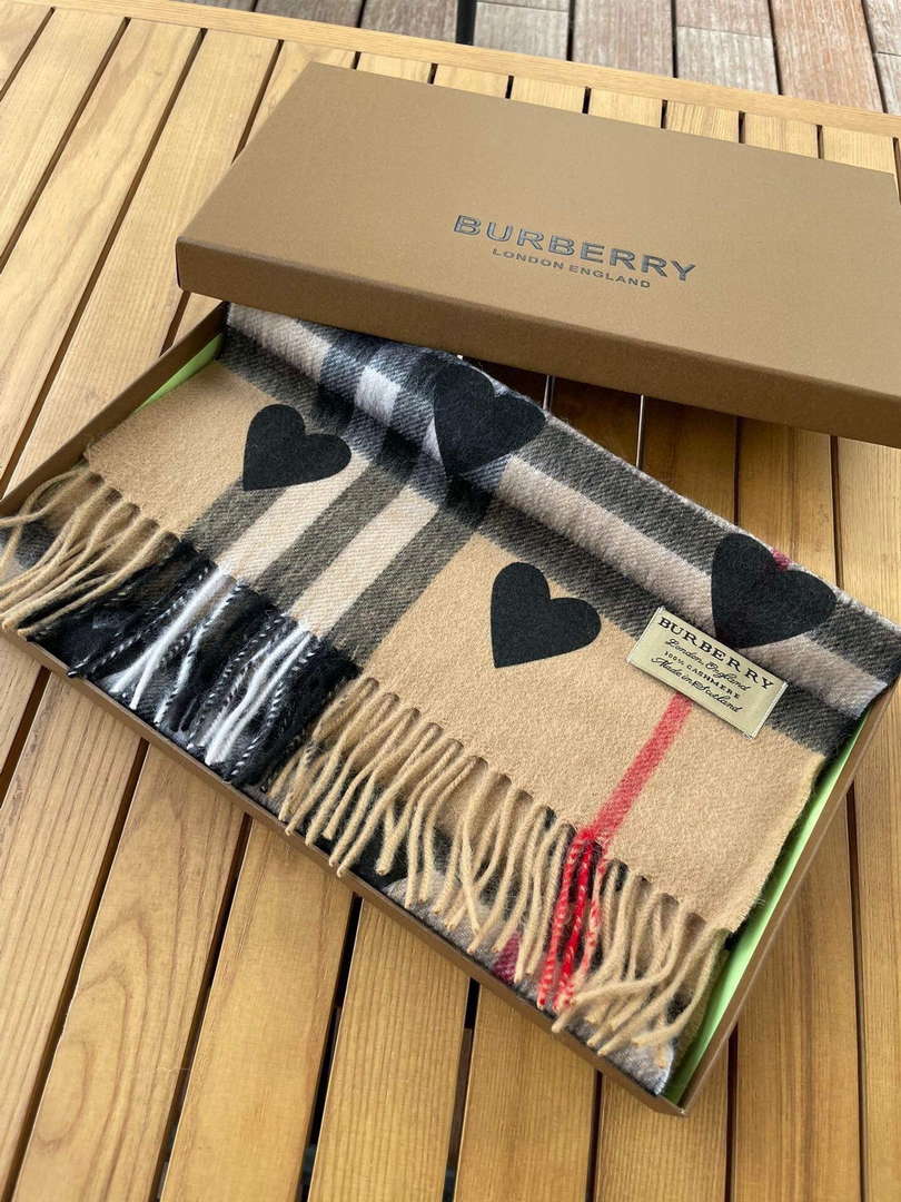 Burberry Scarves Classic Scarf B87396