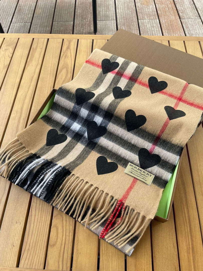 Burberry Scarves Classic Scarf B87396