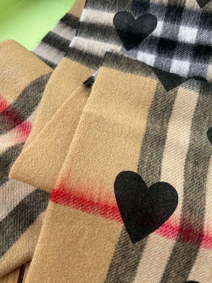 Burberry Scarves Classic Scarf B87396