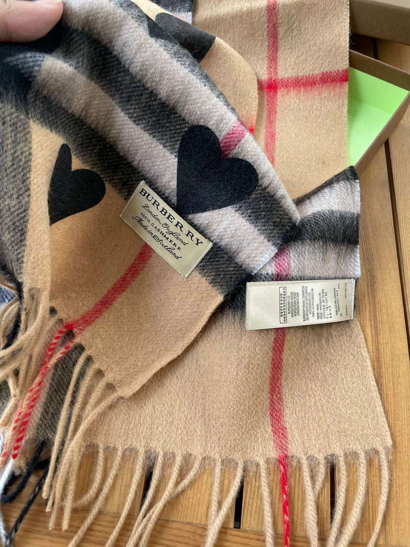 Burberry Scarves Classic Scarf B87396