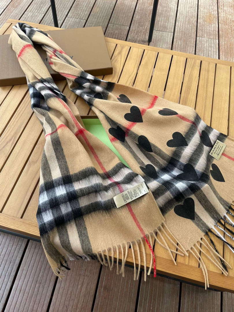 Burberry Scarves Classic Scarf B87396