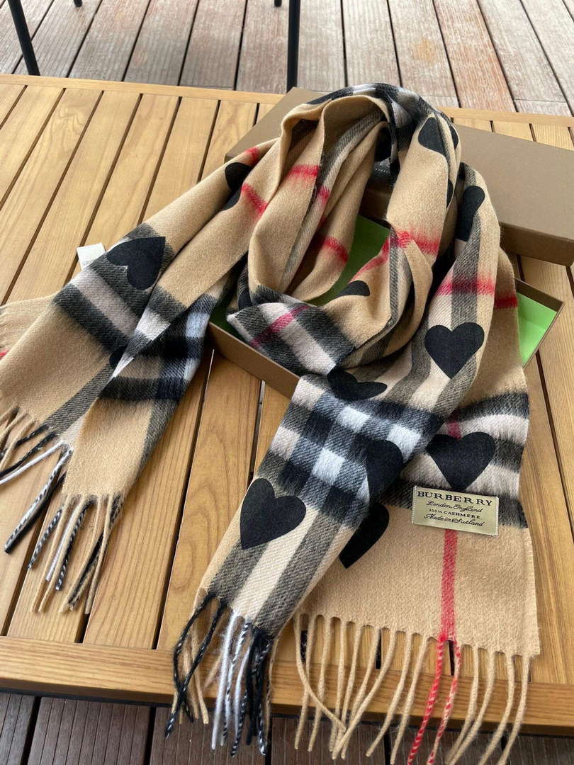 Burberry Scarves Classic Scarf B87396