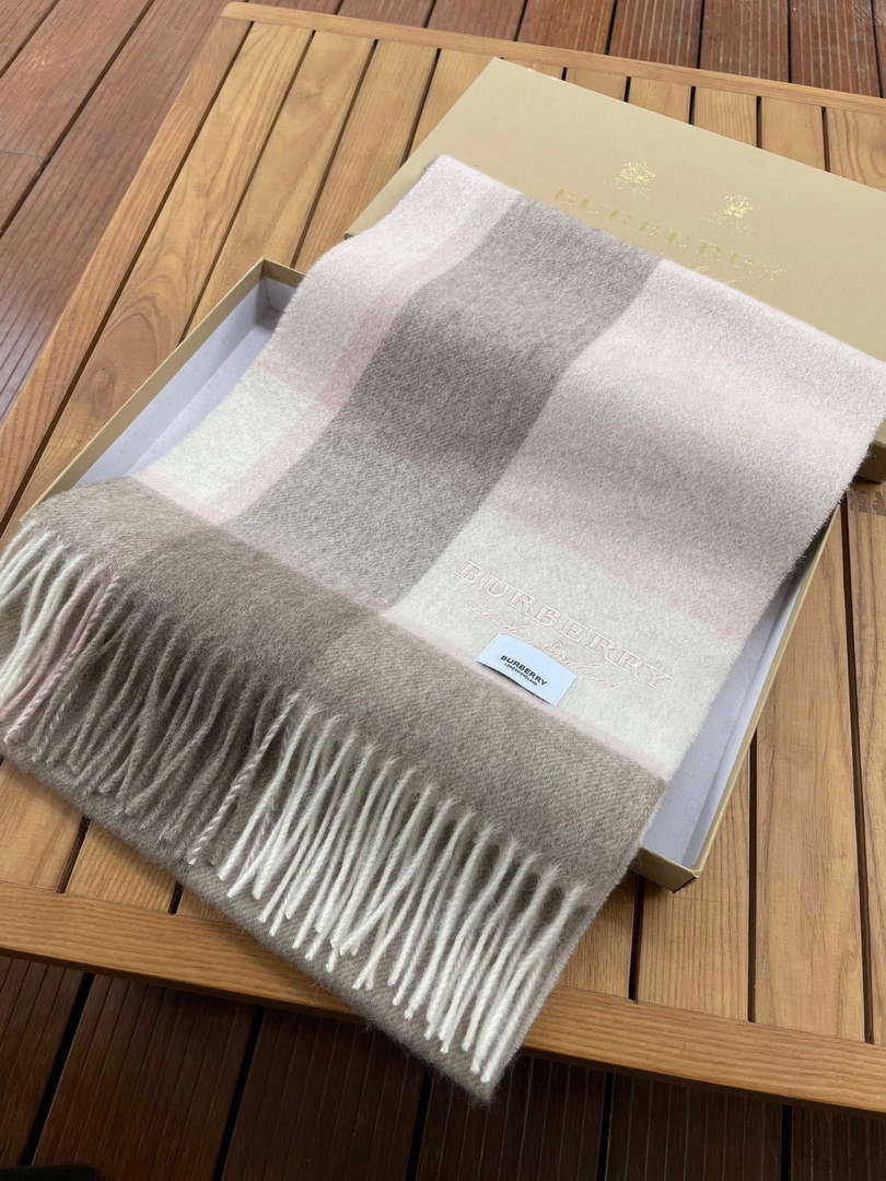 Burberry Scarves Classic Scarf B87397
