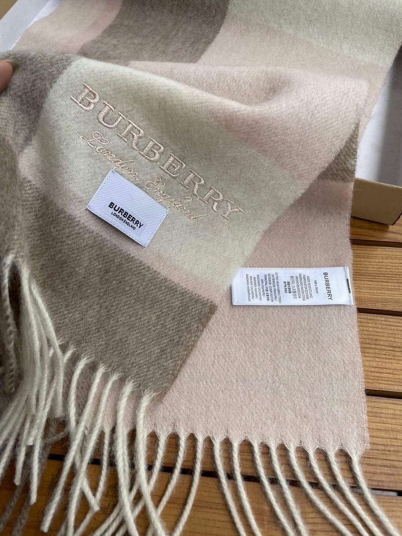 Burberry Scarves Classic Scarf B87397