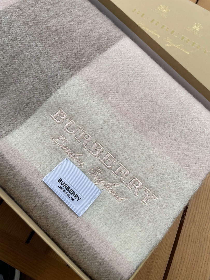 Burberry Scarves Classic Scarf B87397