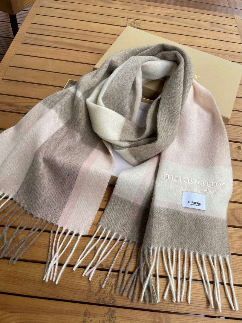 Burberry Scarves Classic Scarf B87397