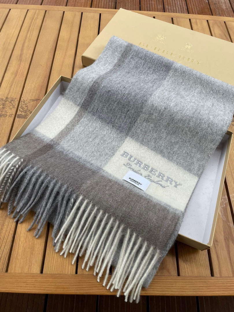 Burberry Scarves Classic Scarf B87398 - Default Title - View 4