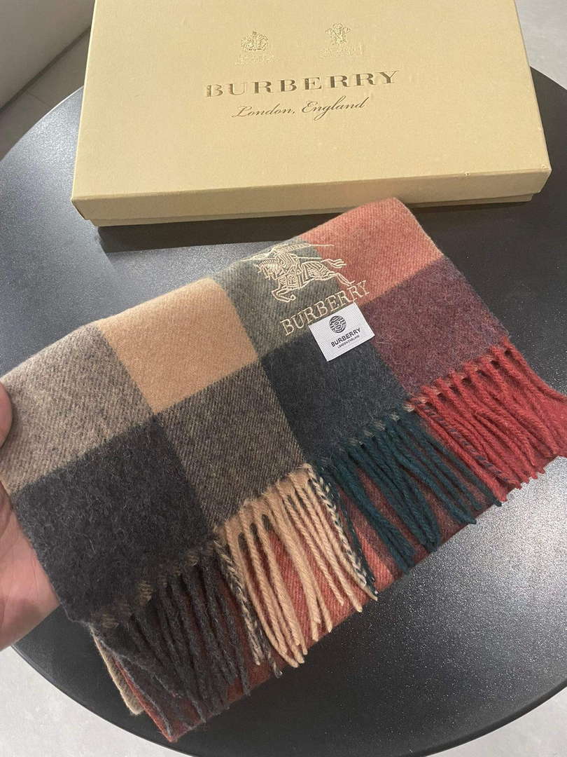 Burberry Scarves Classic Scarf B87399