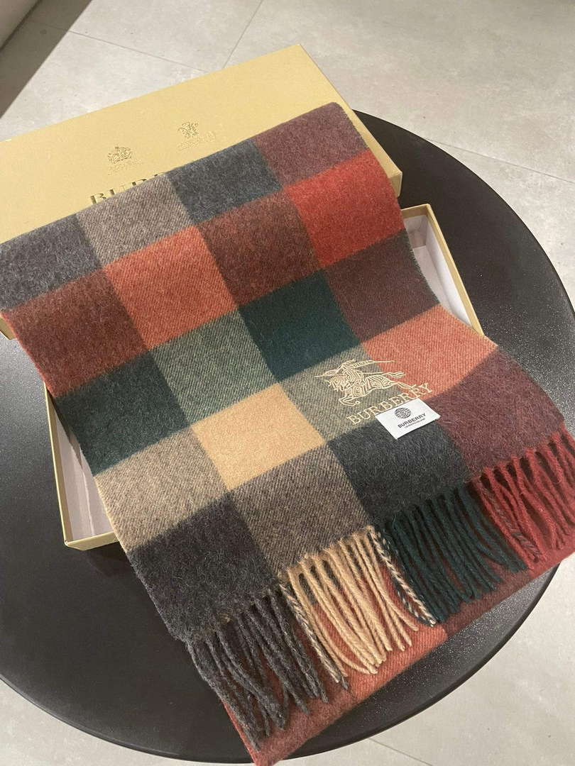 Burberry Scarves Classic Scarf B87399