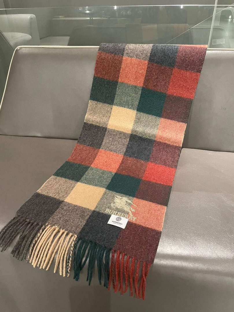 Burberry Scarves Classic Scarf B87399