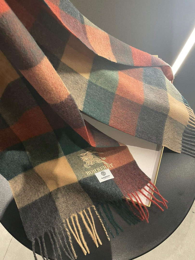 Burberry Scarves Classic Scarf B87399