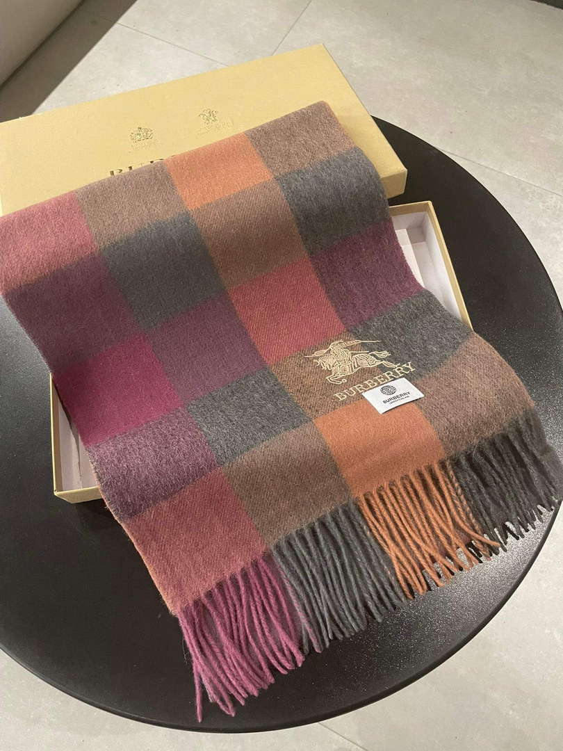 Burberry Scarves Classic Scarf B87401