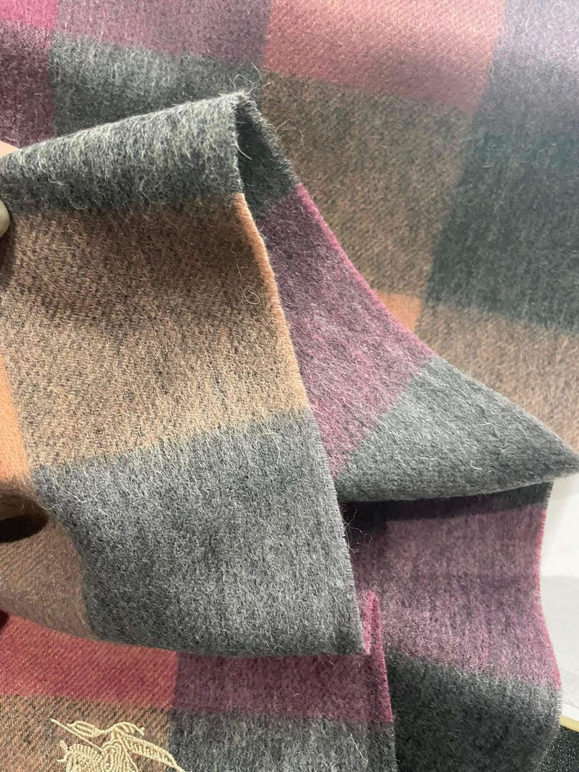 Burberry Scarves Classic Scarf B87401