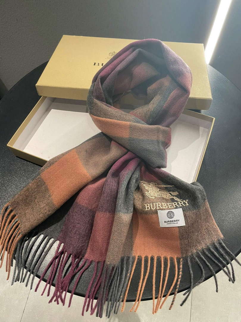 Burberry Scarves Classic Scarf B87401