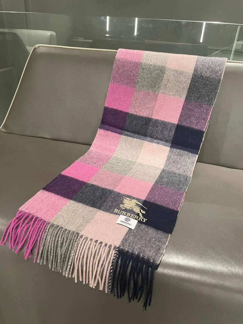 Burberry Scarves Classic Scarf B87402