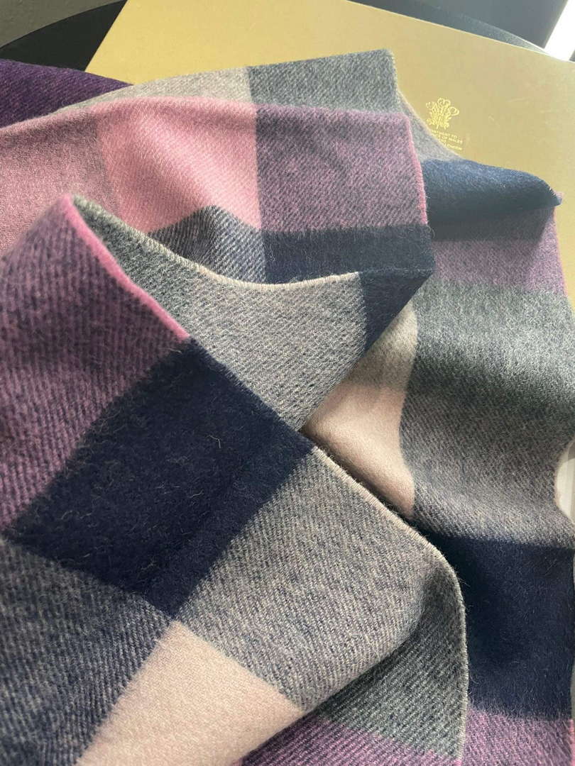 Burberry Scarves Classic Scarf B87402