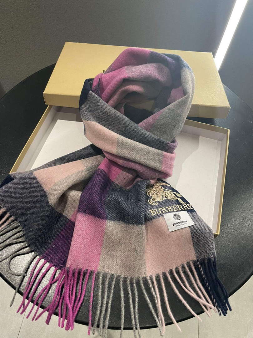 Burberry Scarves Classic Scarf B87402