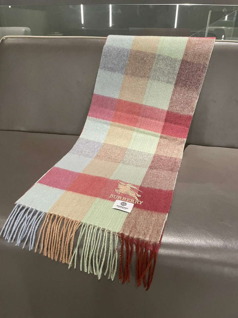 Burberry Scarves Classic Scarf B87403