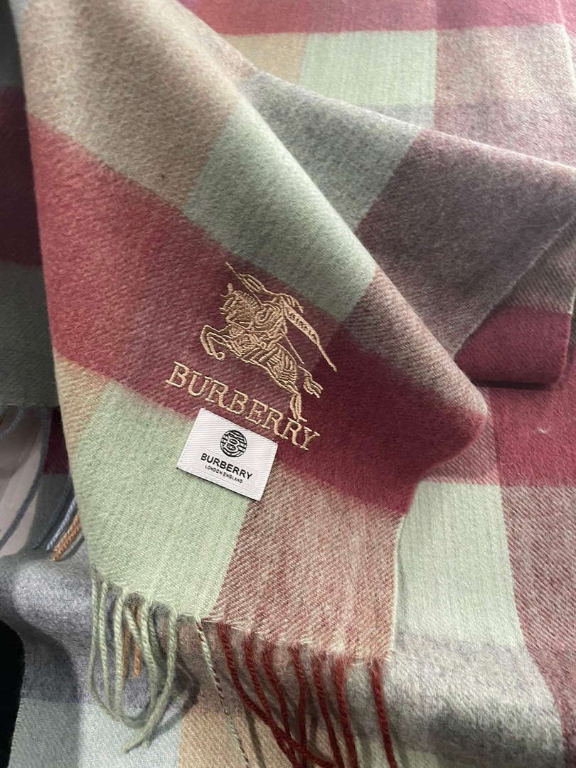 Burberry Scarves Classic Scarf B87403