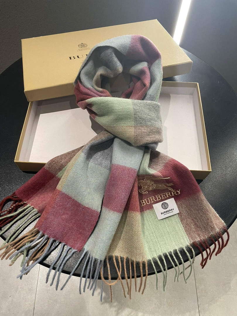 Burberry Scarves Classic Scarf B87403