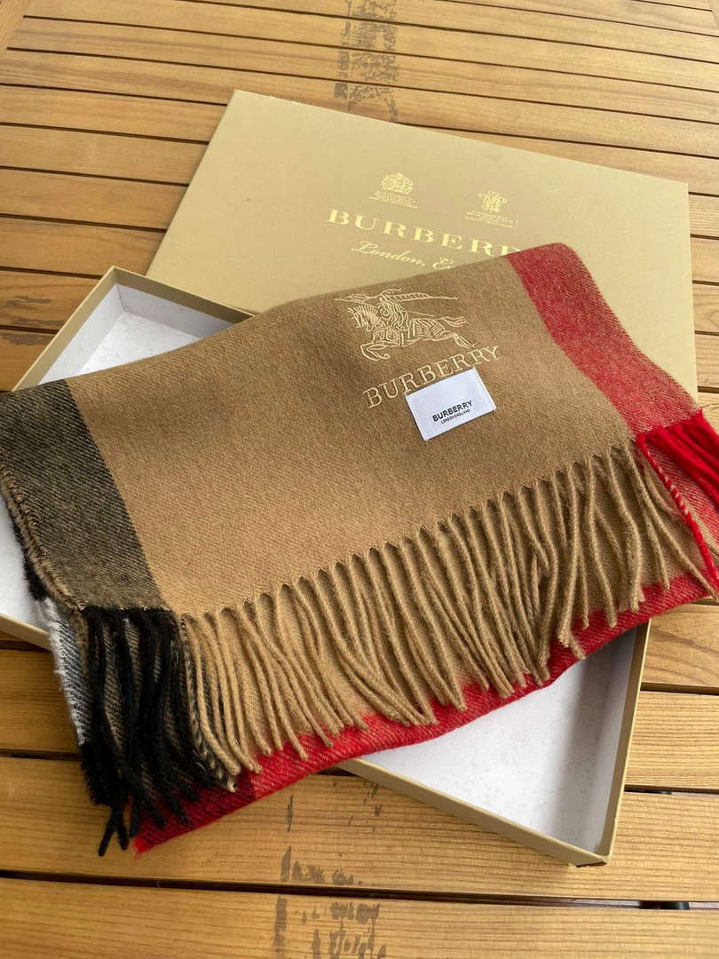 Burberry Scarves Classic Scarf B87404