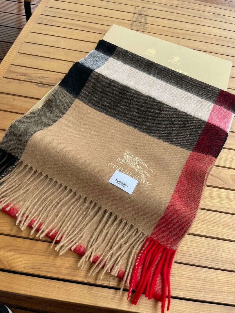 Burberry Scarves Classic Scarf B87404