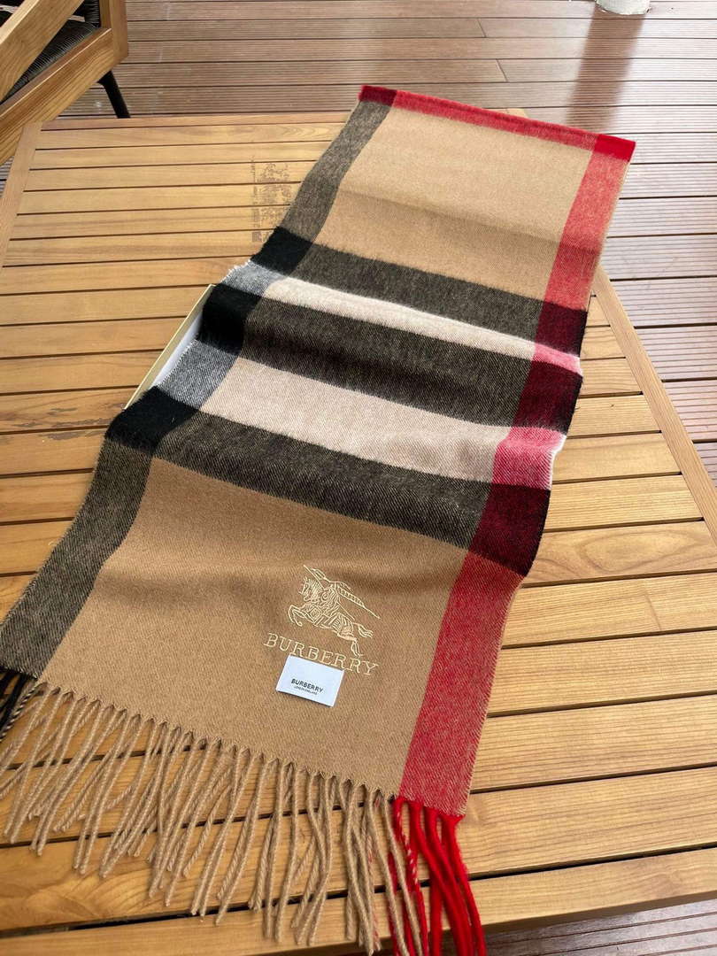 Burberry Scarves Classic Scarf B87404