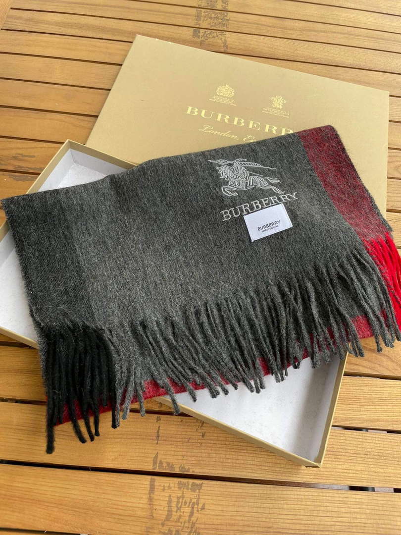 Burberry Scarves Classic Scarf B87405