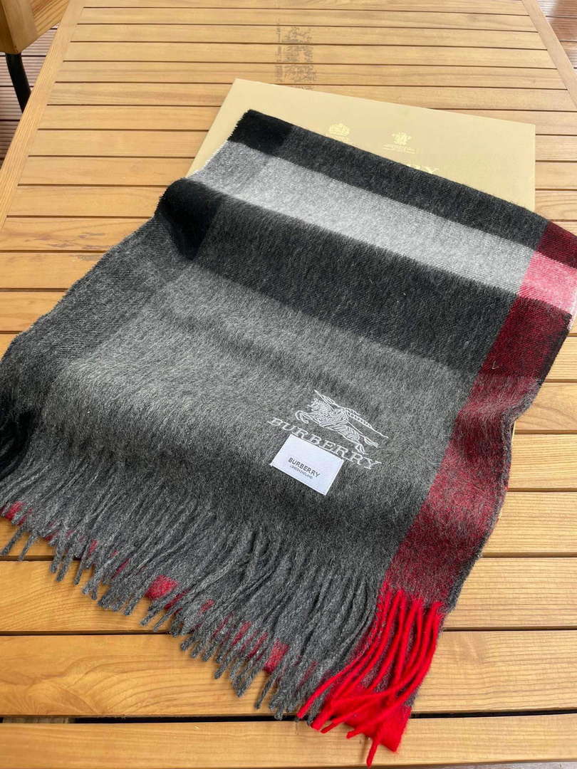 Burberry Scarves Classic Scarf B87405