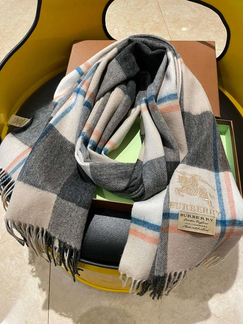 Burberry Scarves Classic Scarf B87406 - Default Title - View 1