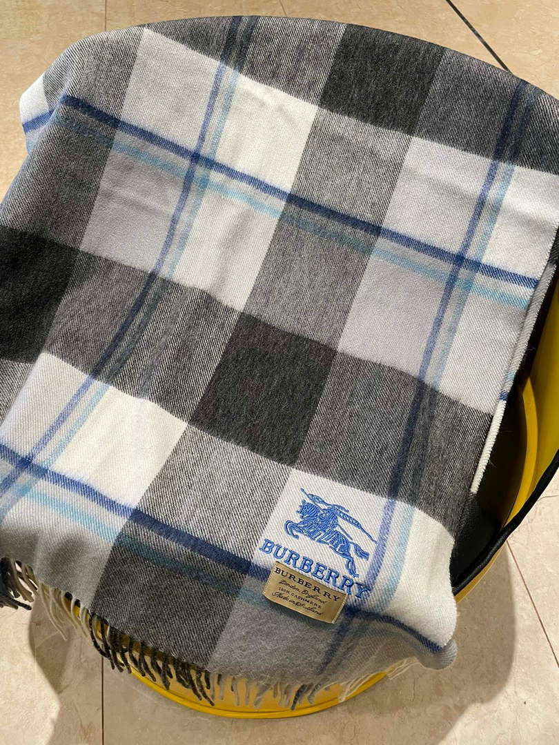 Burberry Scarves Classic Scarf B87407