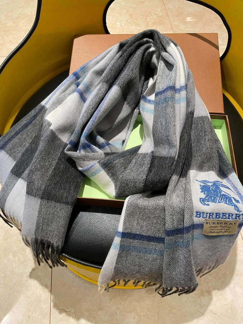 Burberry Scarves Classic Scarf B87407 - Default Title - View 1